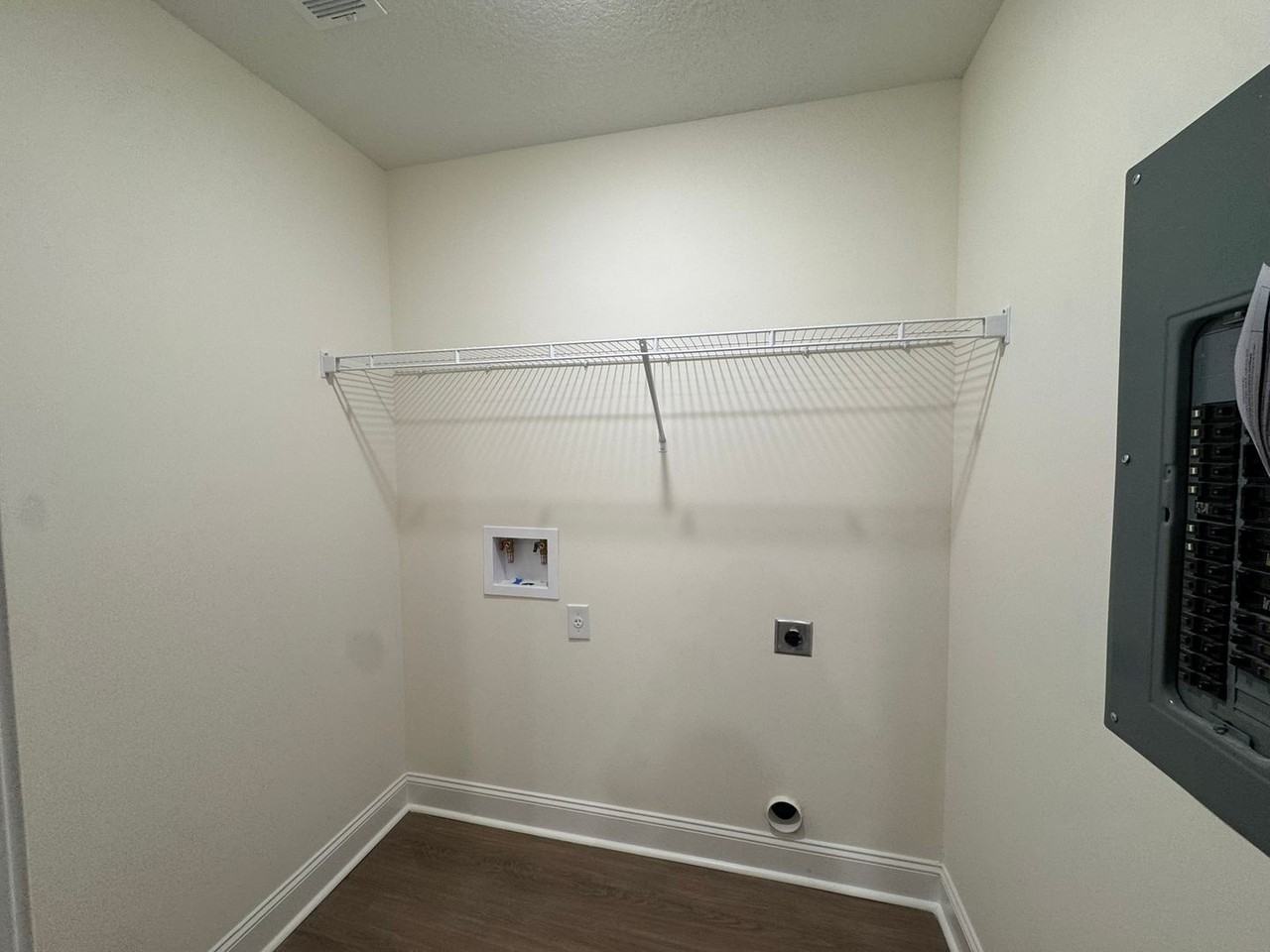 121 Beasley Rd - Photo 5 of 19
