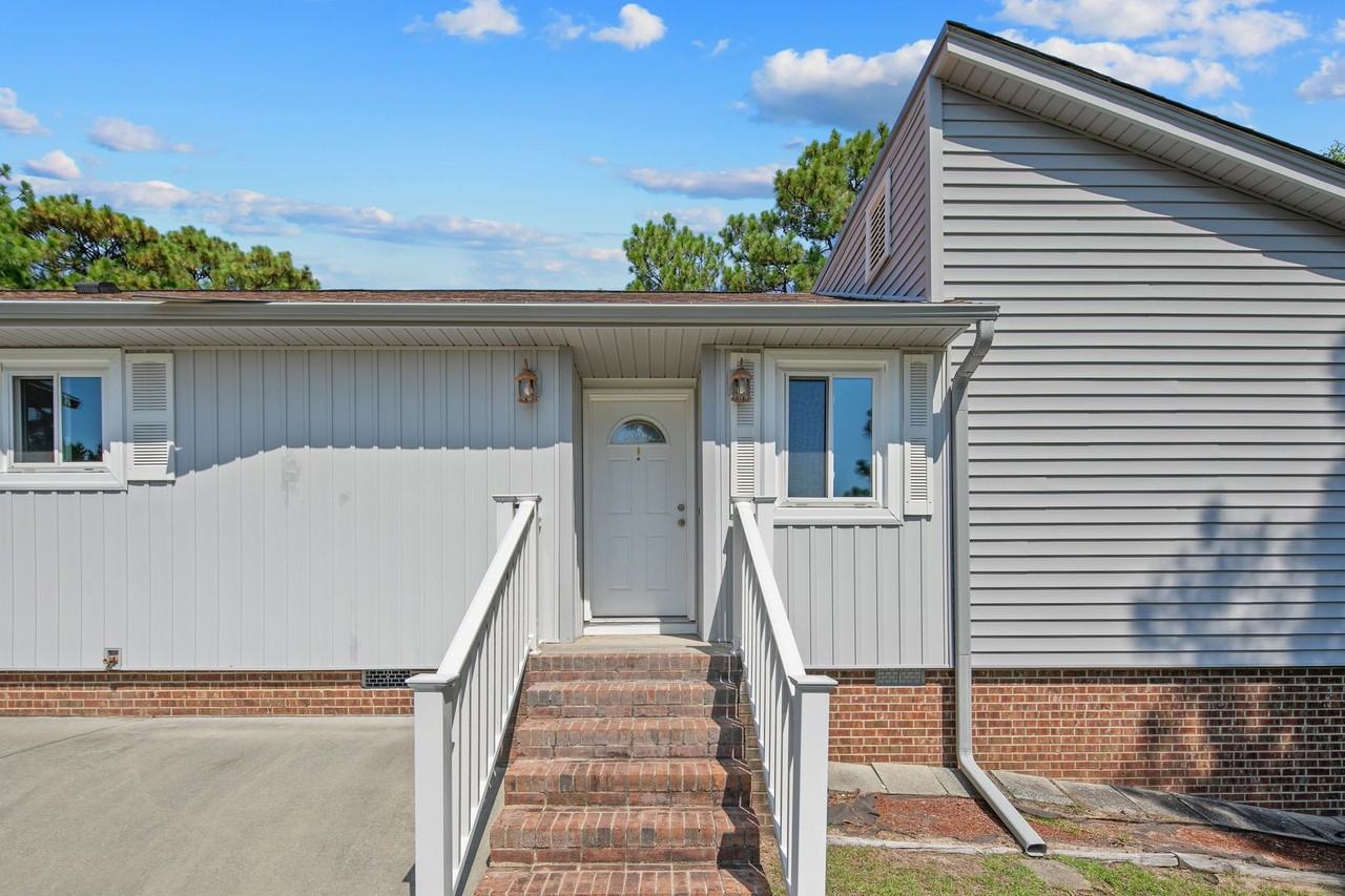 401 Carolina Way - Photo 4 of 34