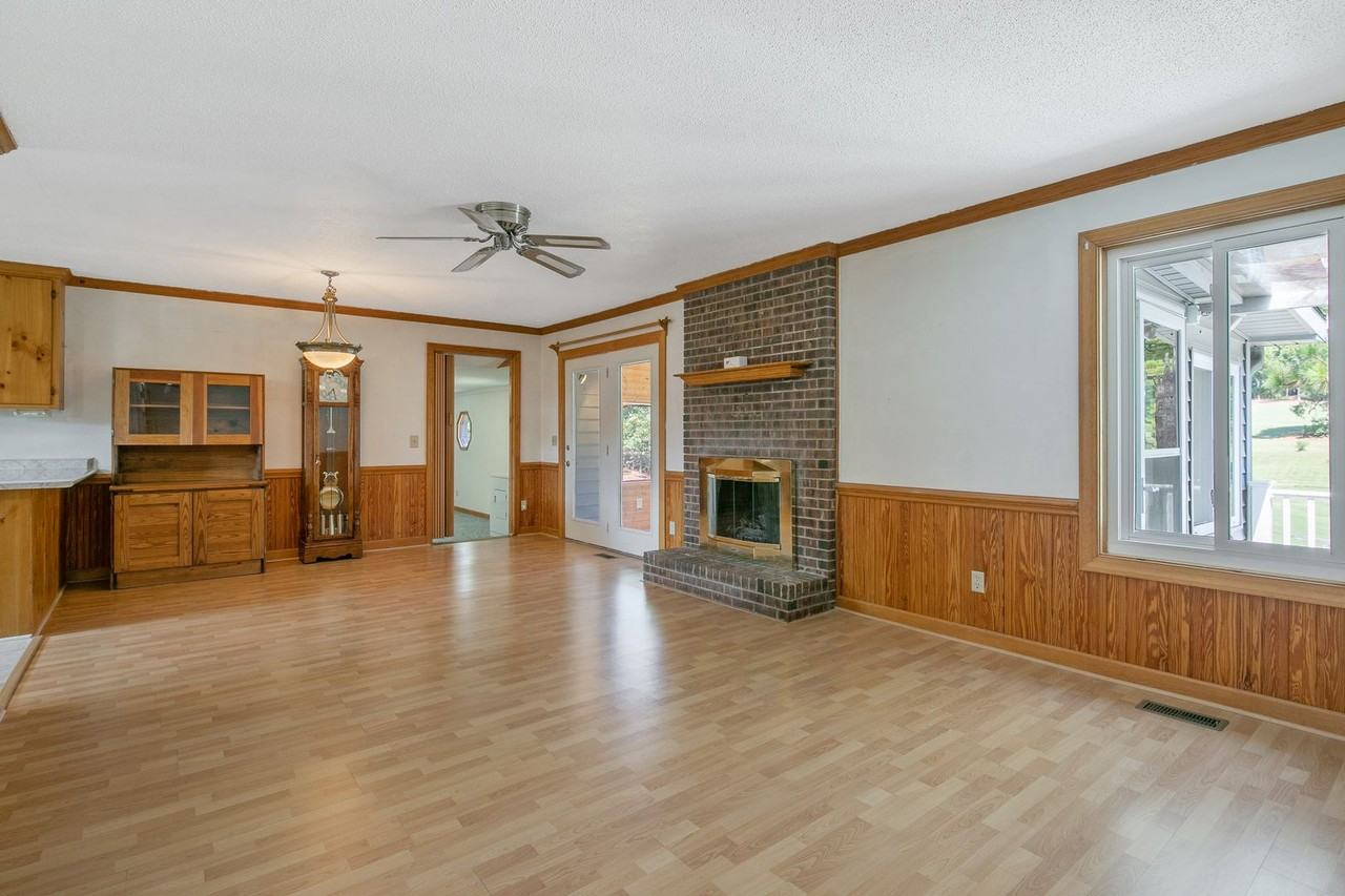 401 Carolina Way - Photo 6 of 34