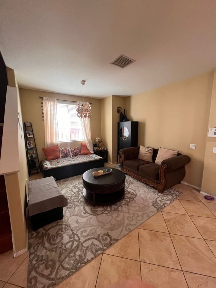 258 W Pebble Creek Ln - Photo 2 of 13