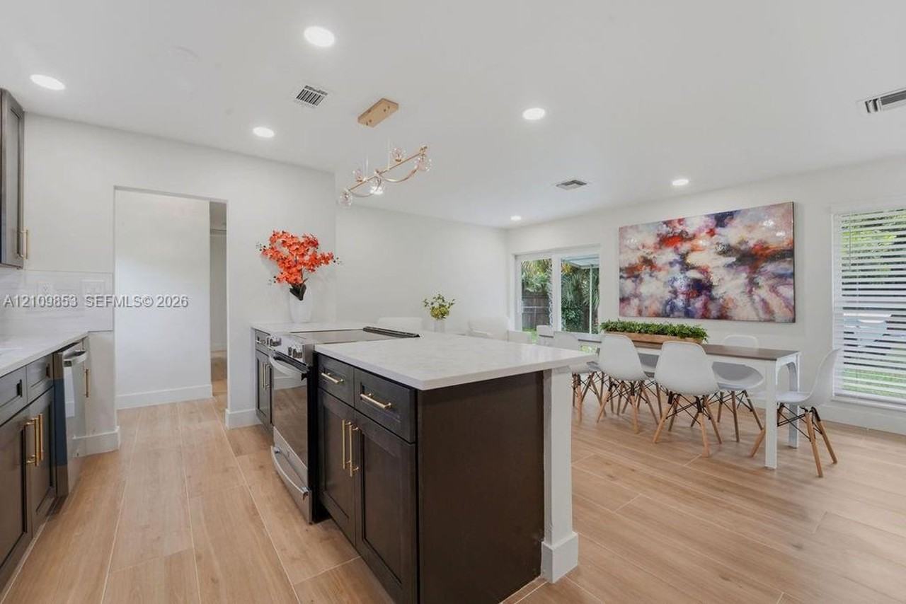 800 Alamanda Dr - Photo 2 of 14