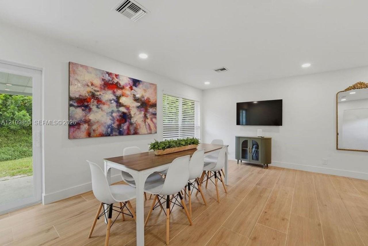 800 Alamanda Dr - Photo 4 of 14