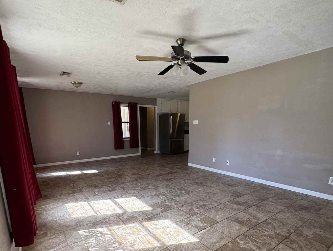 2103 Kimberly St - Photo 4 of 7