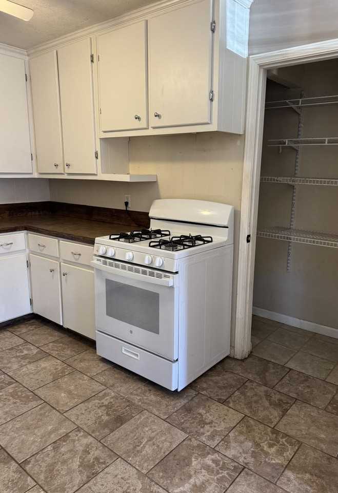 2103 Kimberly St - Photo 6 of 7