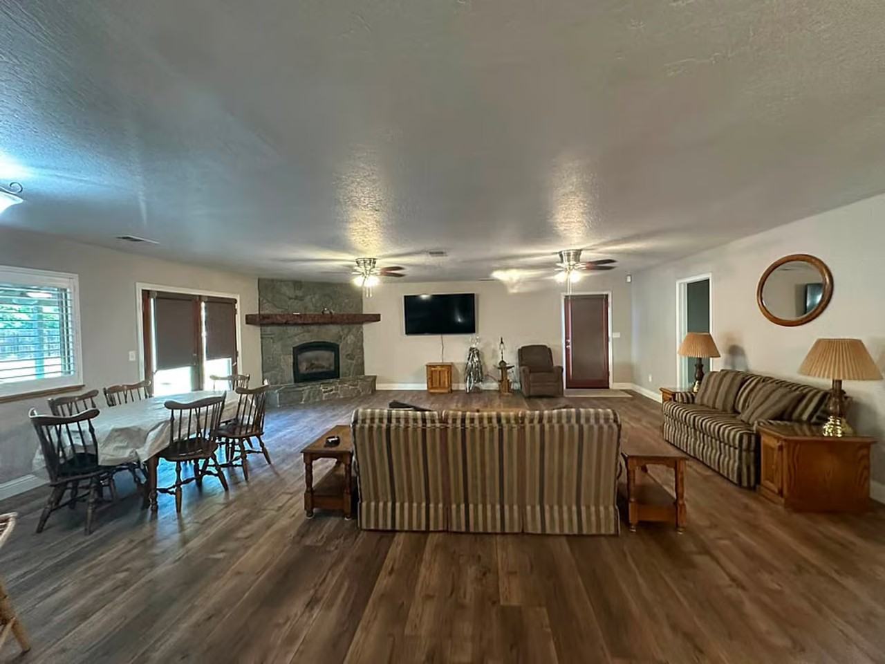 10560 Denver Ave - Photo 3 of 31