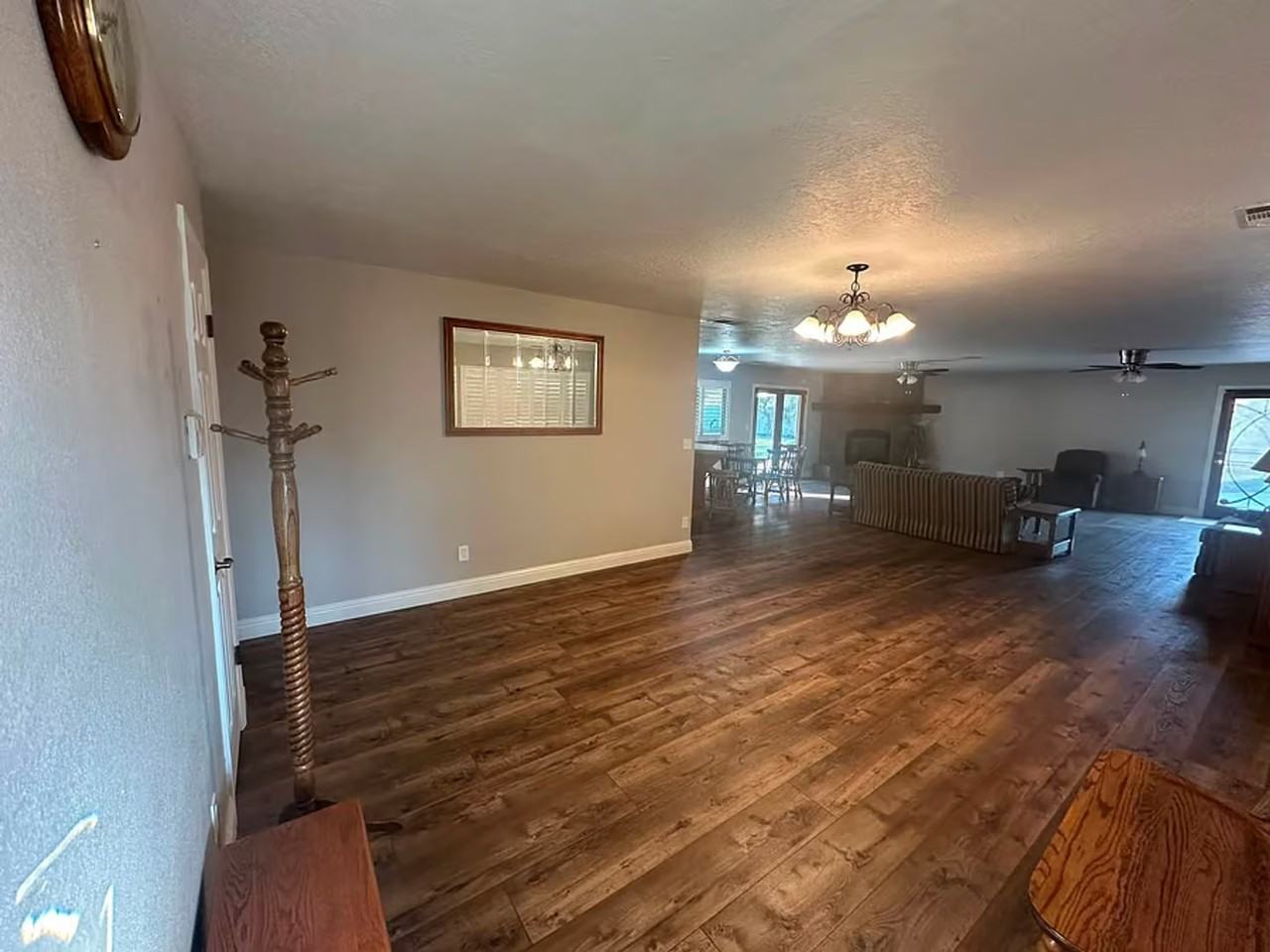 10560 Denver Ave - Photo 5 of 31