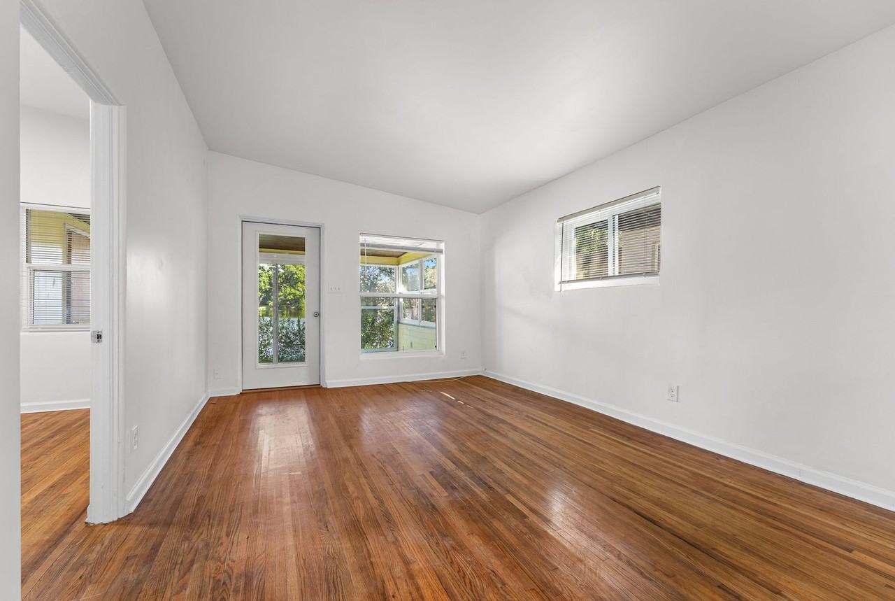 227 S Summerlin Ave - Photo 4 of 24