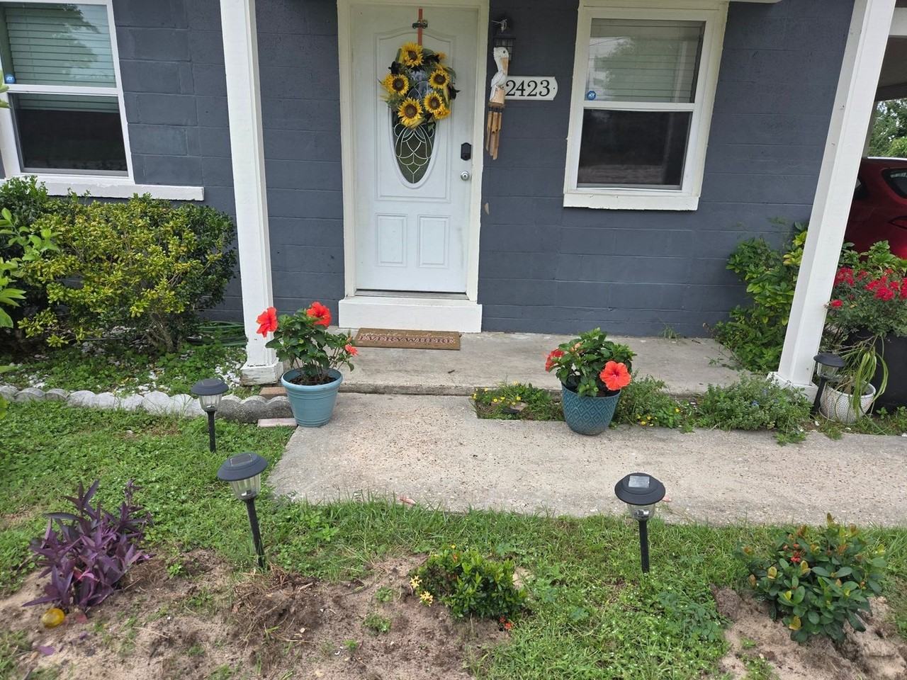 2423 Rollins Ave - Photo 2 of 25