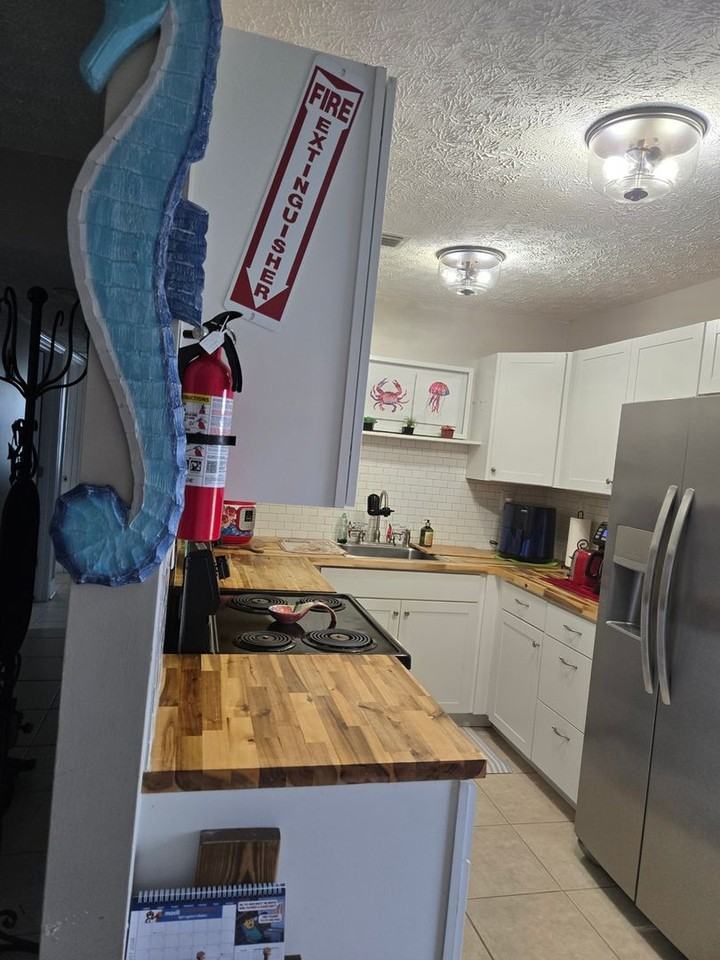 2423 Rollins Ave - Photo 3 of 25