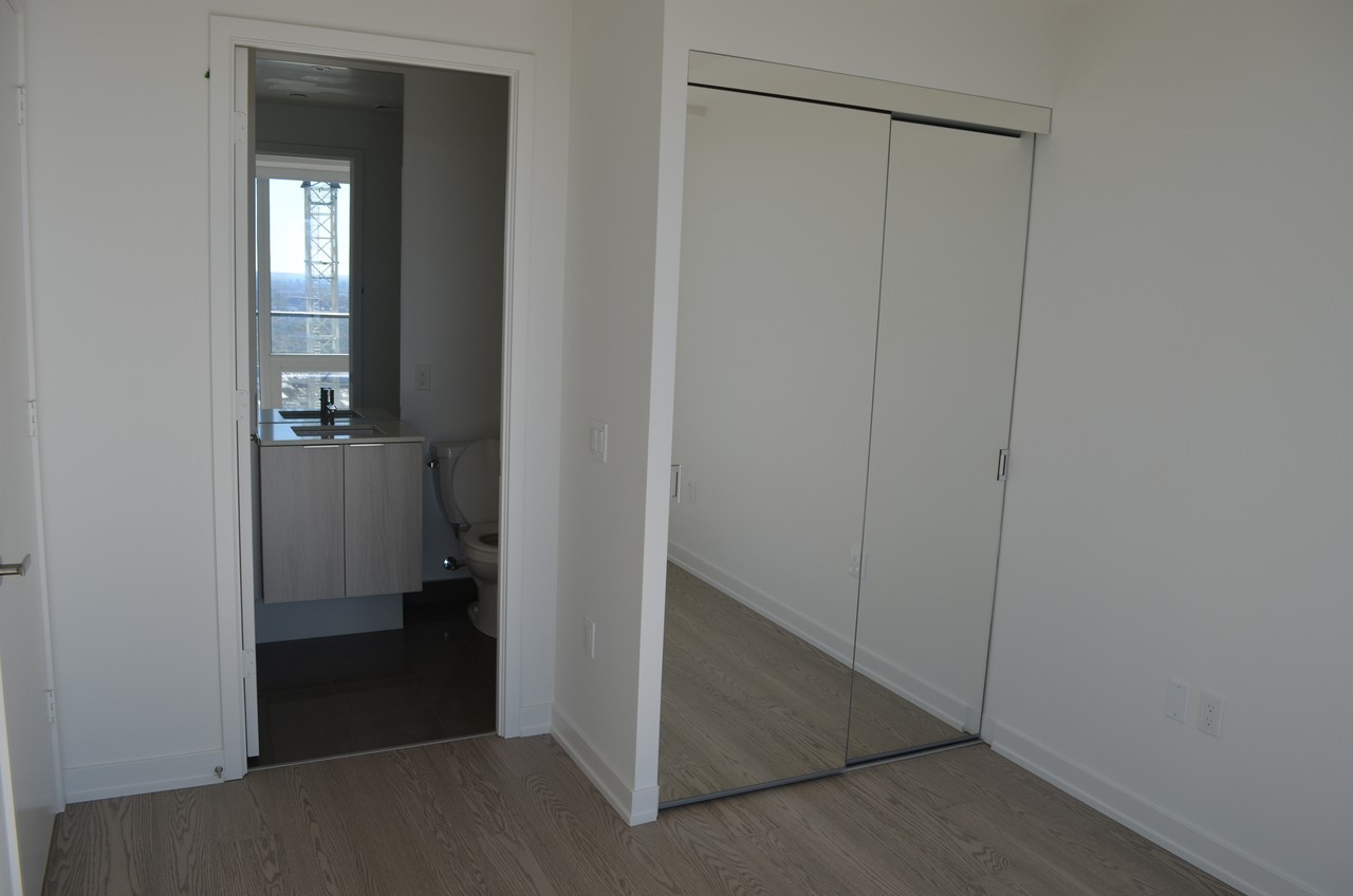 448 Burnhamthorpe Road West #6712 - Photo 2 of 10