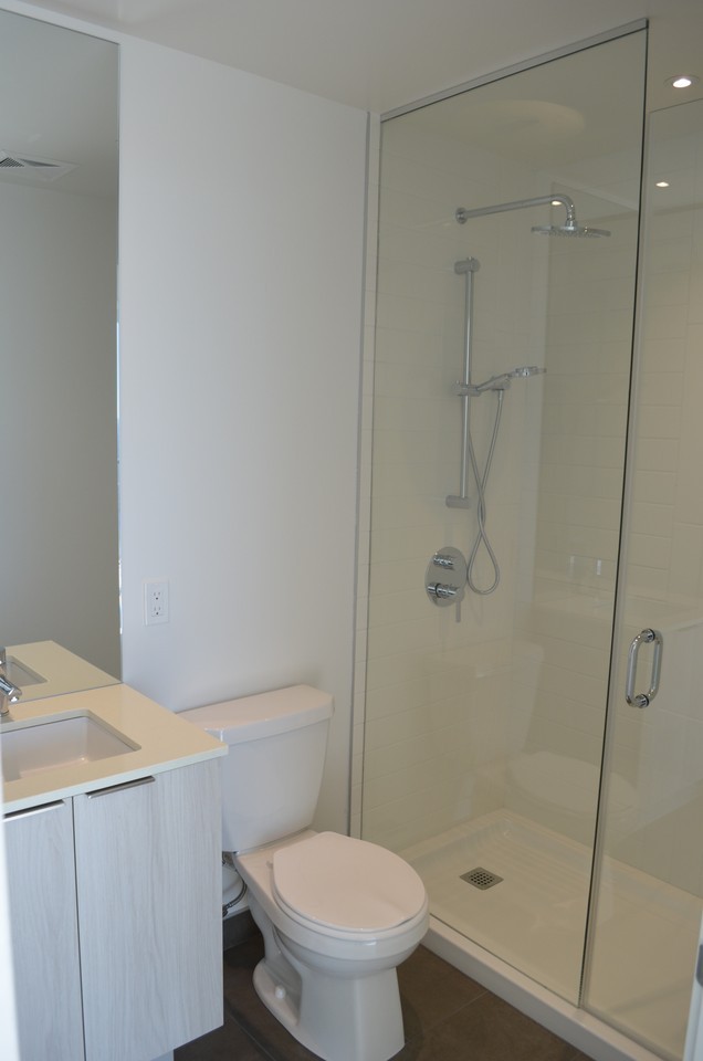 448 Burnhamthorpe Road West #6712 - Photo 3 of 10