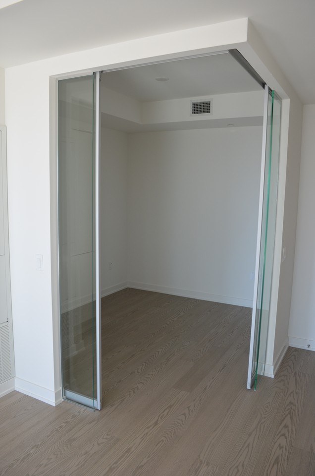 448 Burnhamthorpe Road West #6712 - Photo 5 of 10