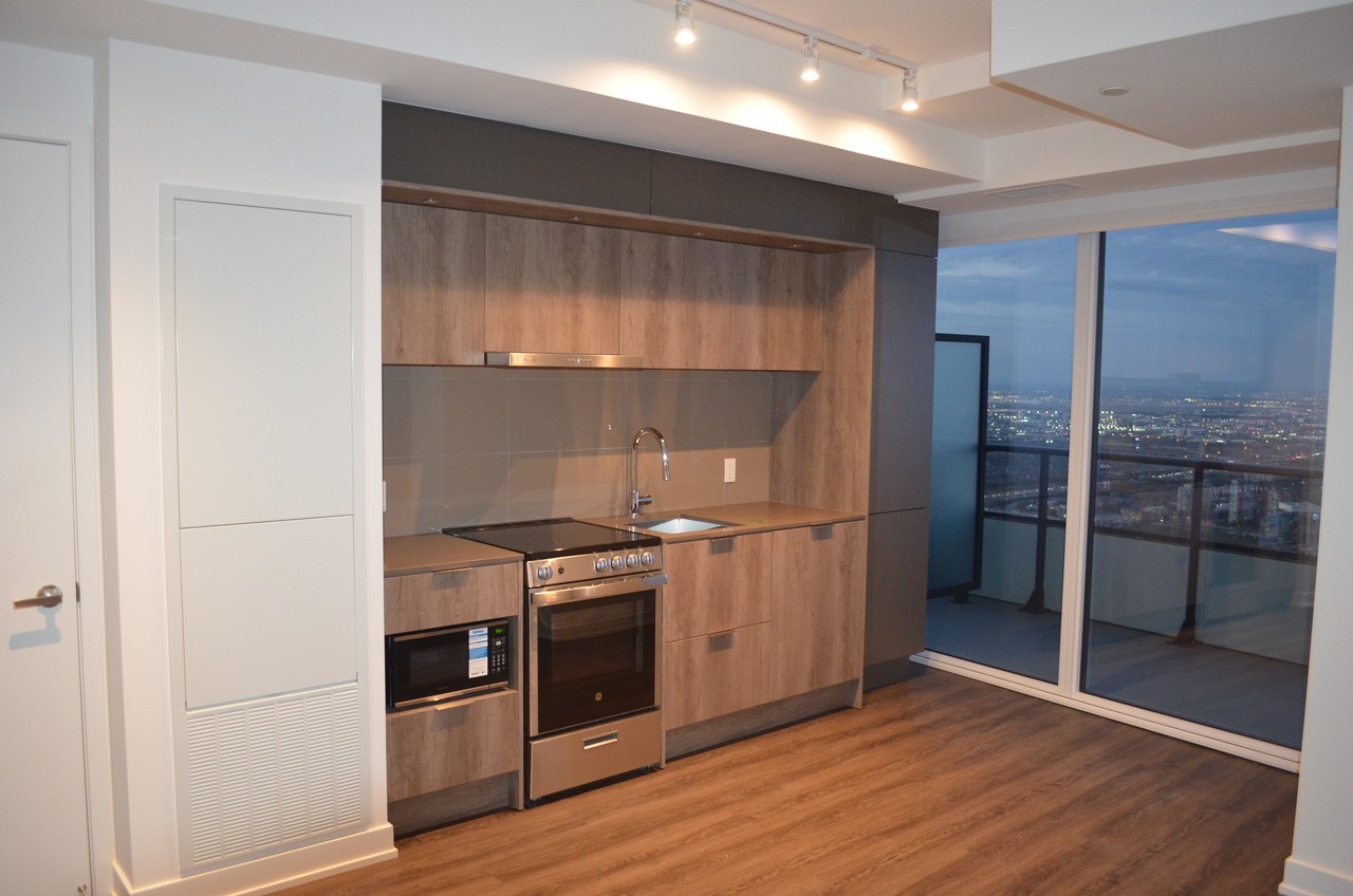 448 Burnhamthorpe Road West #7408 - Photo 5 of 9
