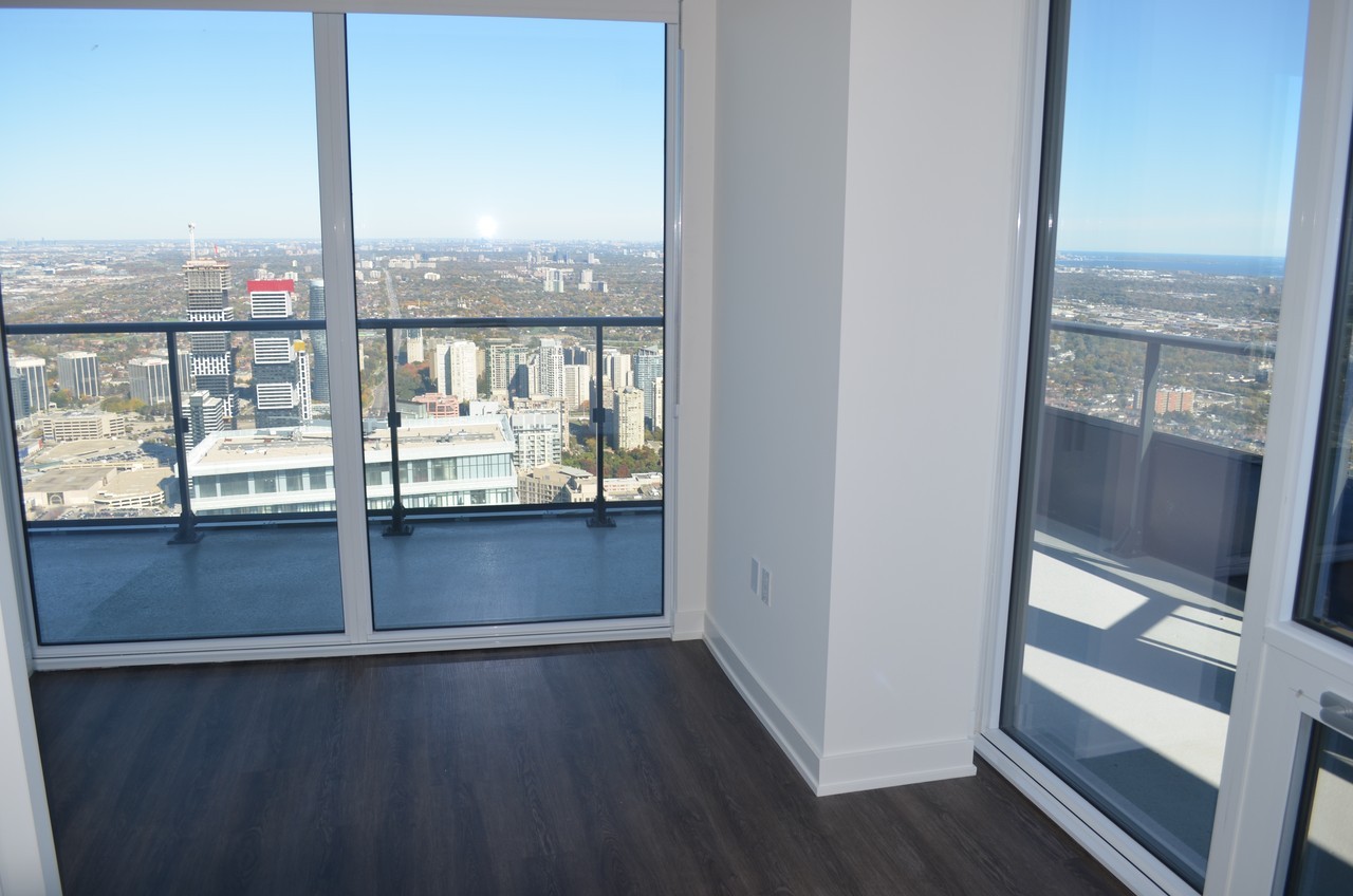 448 Burnhamthorpe Road West #7408 - Photo 7 of 9