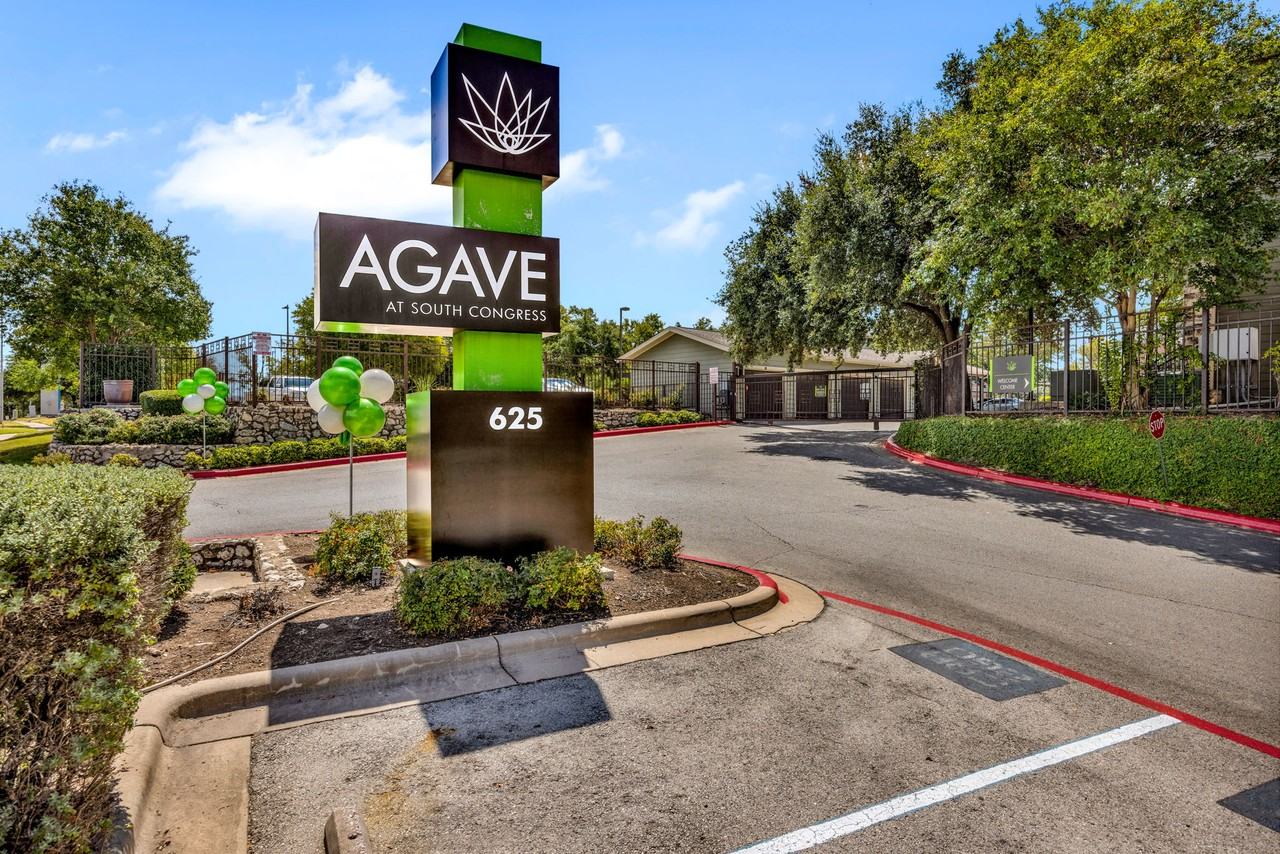 Agave at South Congress - Photo 3 of 31
