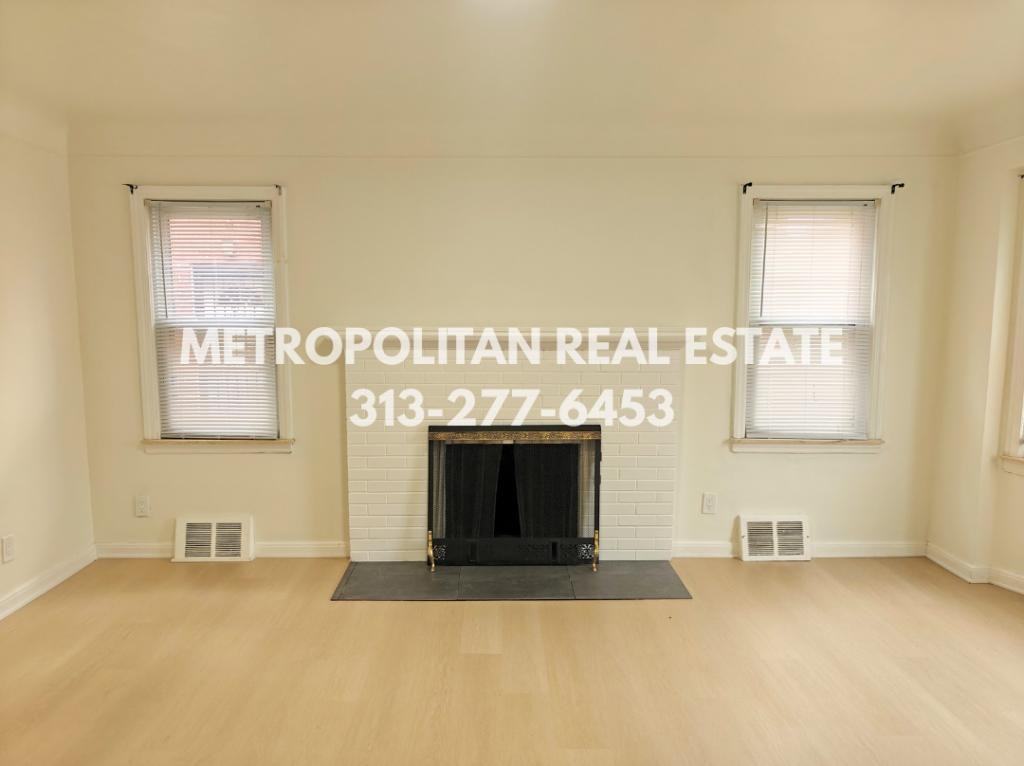 8527 Whitcomb St - Photo 2 of 11