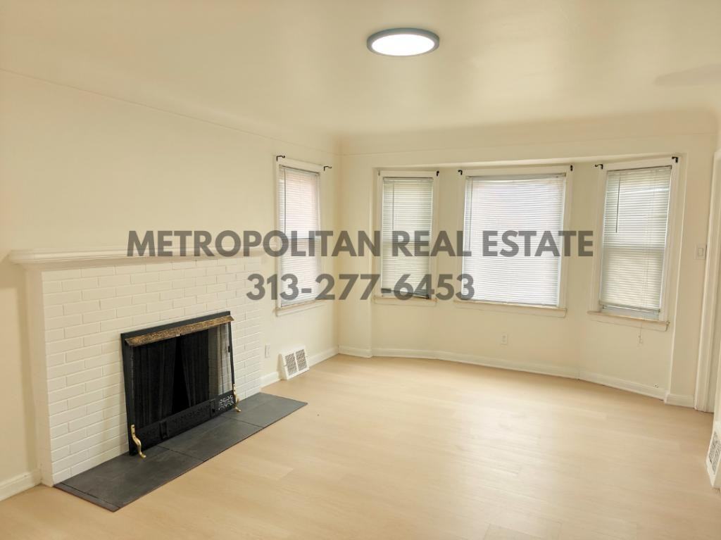 8527 Whitcomb St - Photo 3 of 11