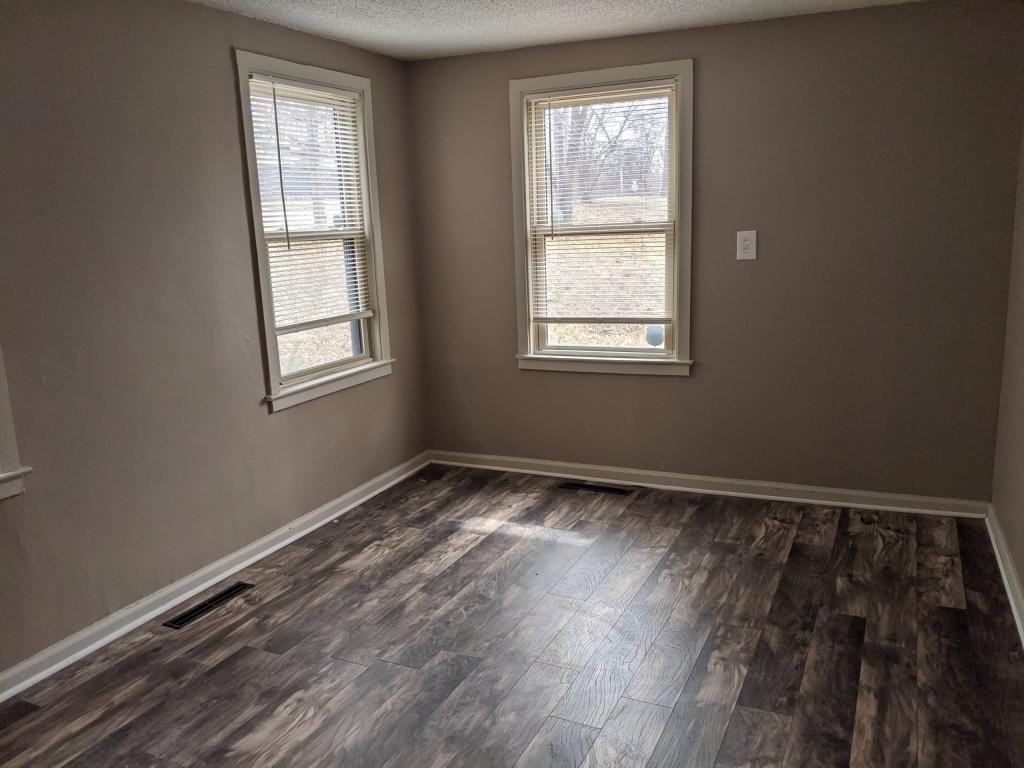 6608 Manchester Ave - Photo 4 of 8