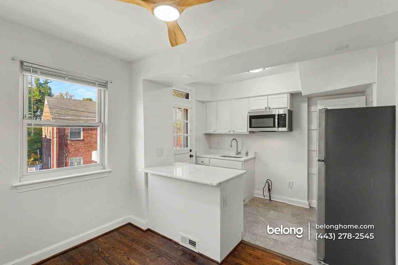 3105 Lyndale Pl Se - Photo 6 of 16