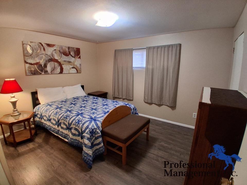 821 Avenue C - Photo 4 of 9