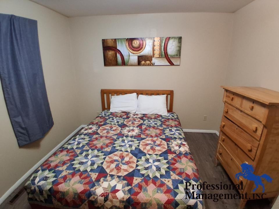 821 Avenue C - Photo 5 of 9