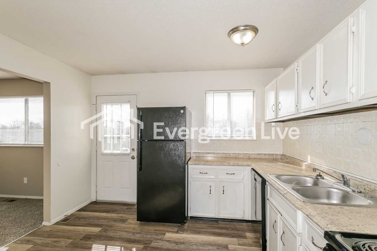 2505 Littlefield Dr - Photo 6 of 15