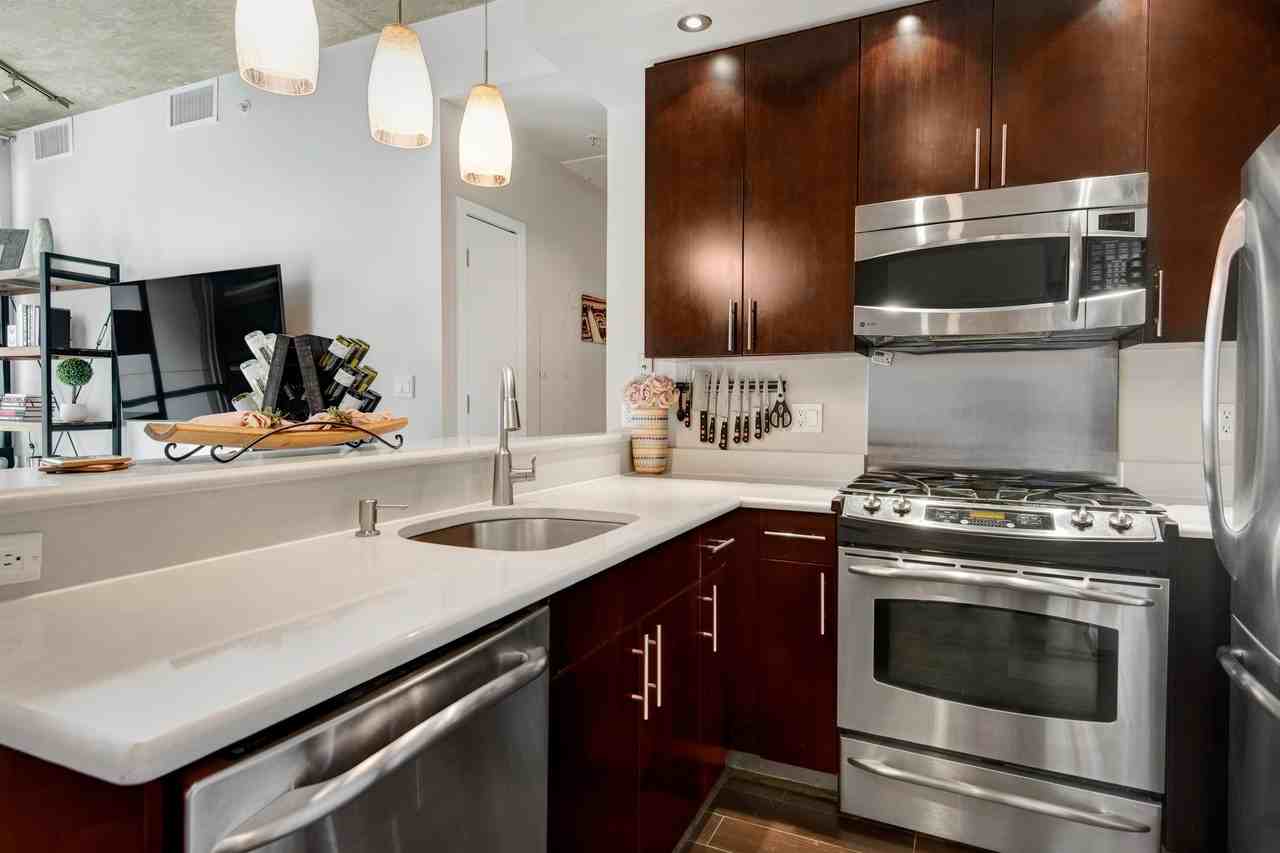 919 Florida Ave Nw #603 - Photo 5 of 9