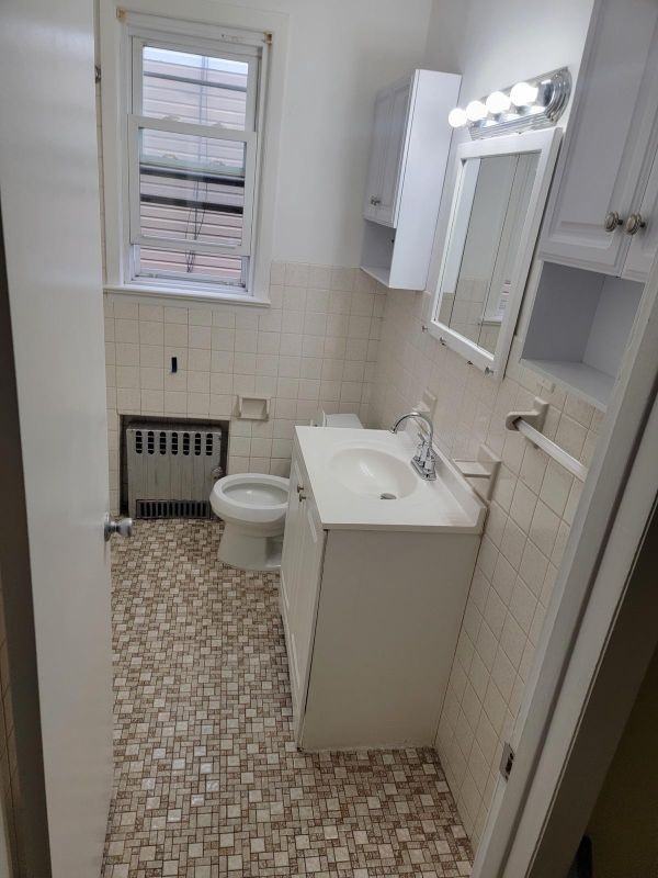 22 Lyons Pl ##1 - Photo 4 of 13