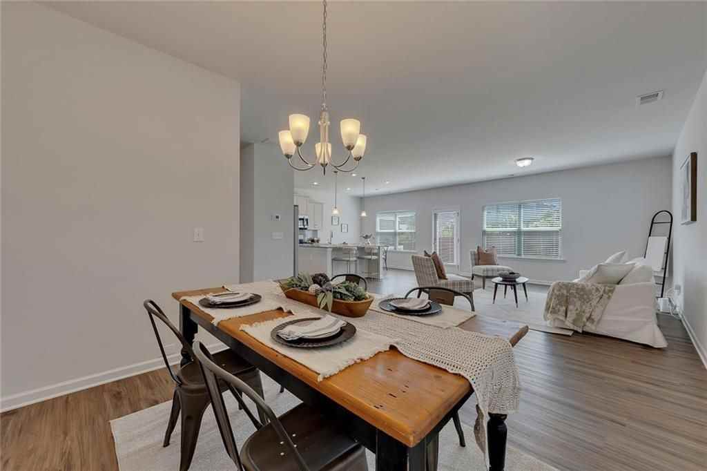 350 Cranston Dr - Photo 5 of 30