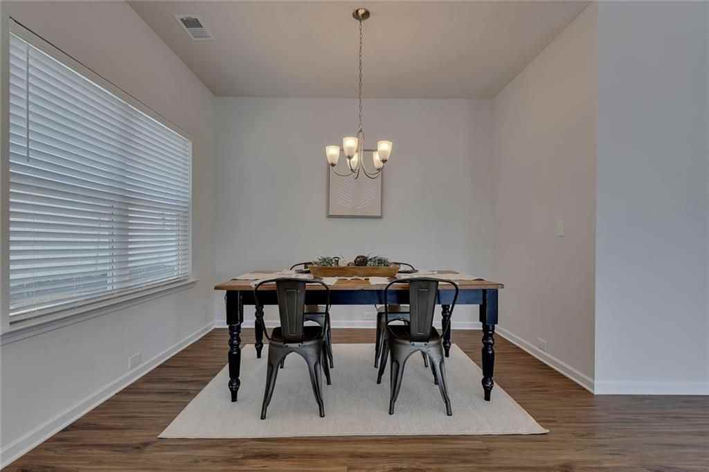 350 Cranston Dr - Photo 6 of 30
