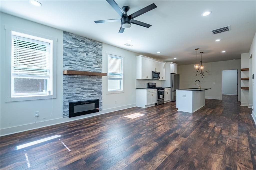 1409 Oakland Dr Sw - Photo 3 of 26