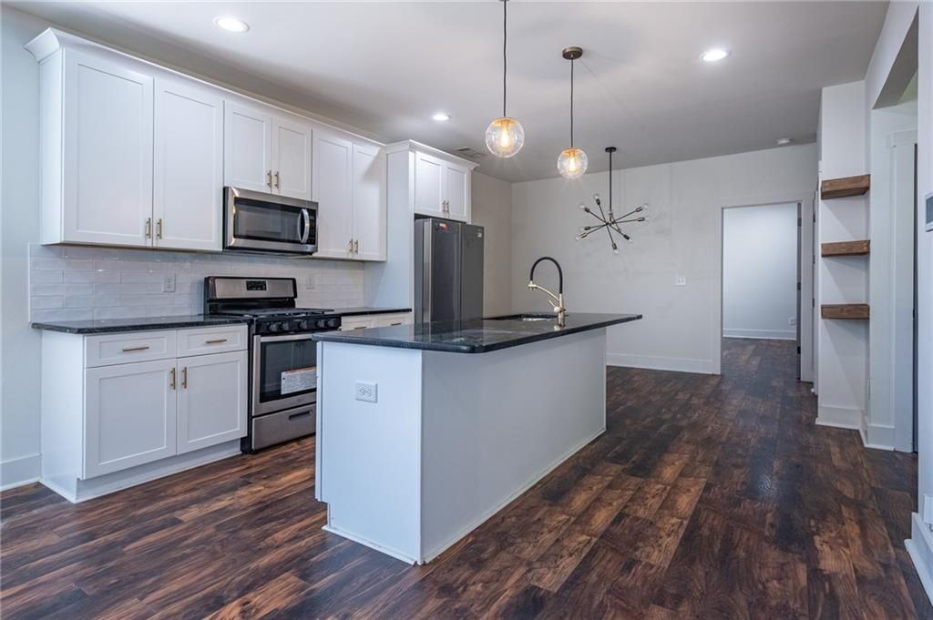 1409 Oakland Dr Sw - Photo 4 of 26