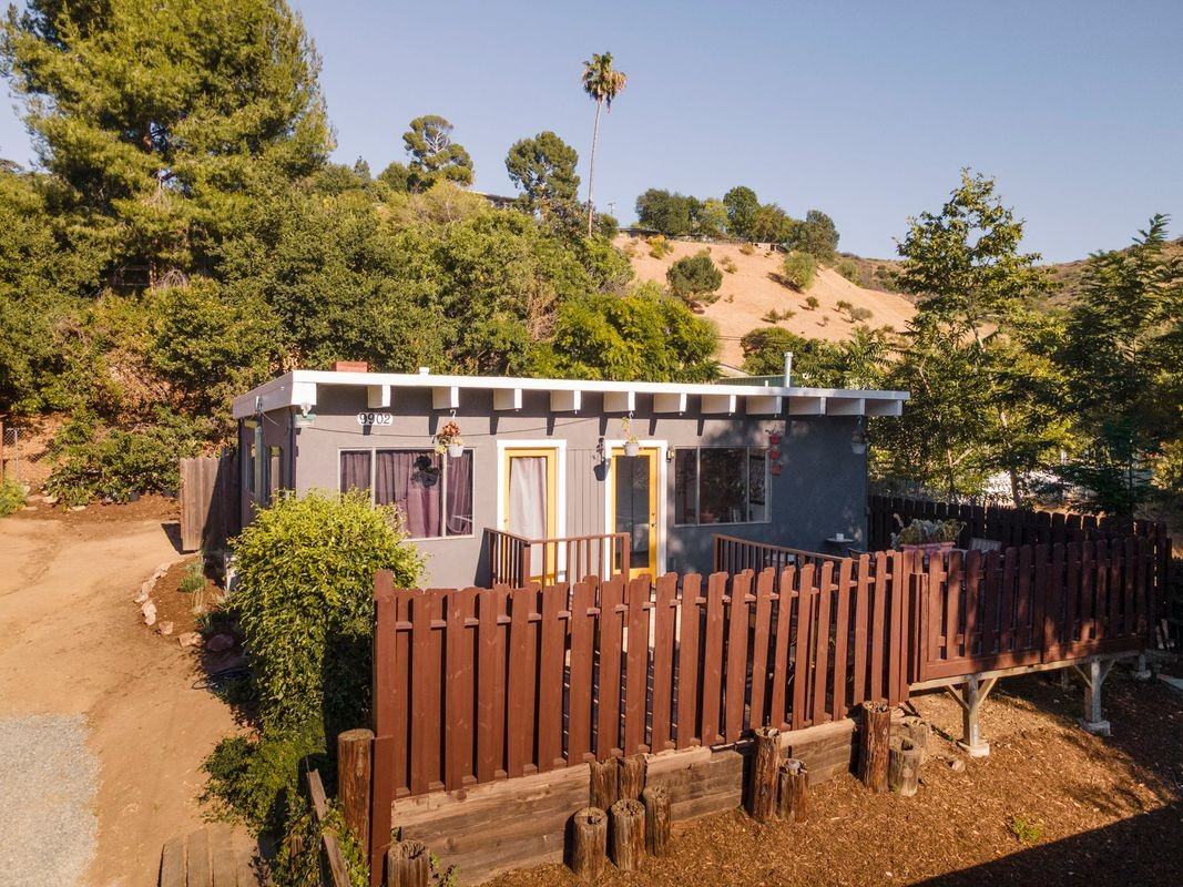 9902 Sunland Blvd - Photo 2 of 16