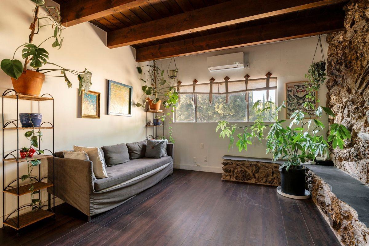9902 Sunland Blvd - Photo 4 of 16