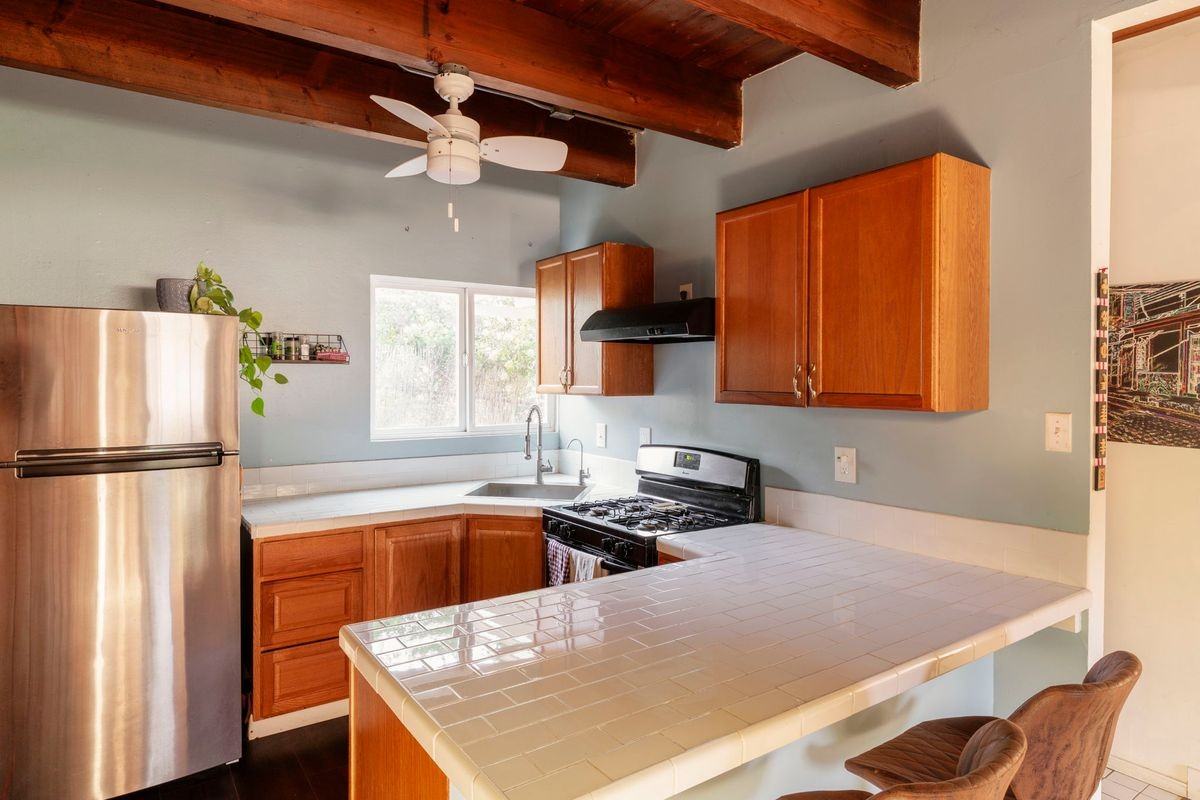 9902 Sunland Blvd - Photo 6 of 16