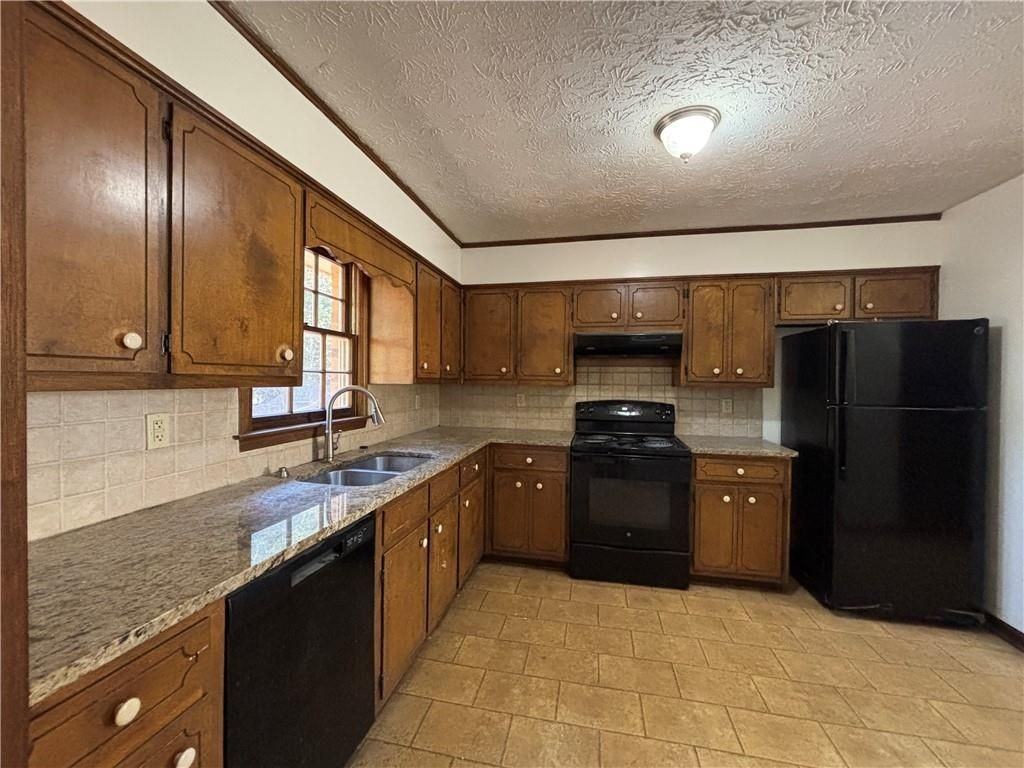 676 Killian Hill Rd Sw - Photo 6 of 27