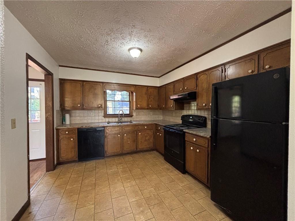 676 Killian Hill Rd Sw - Photo 7 of 27