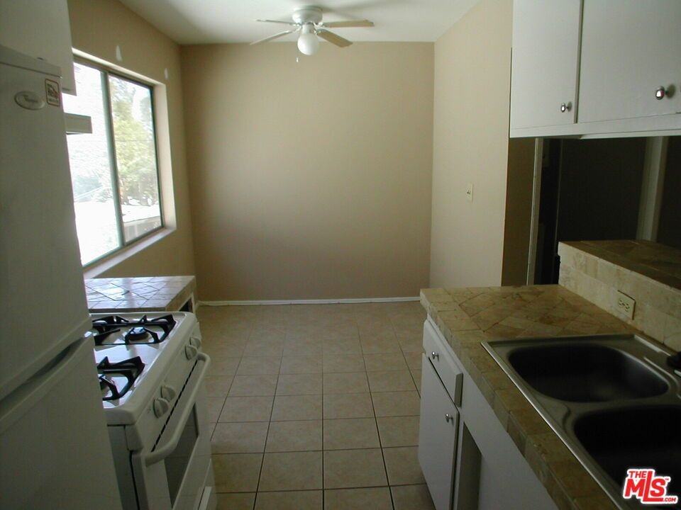 12488 Gilmore Ave ##3 - Photo 5 of 10