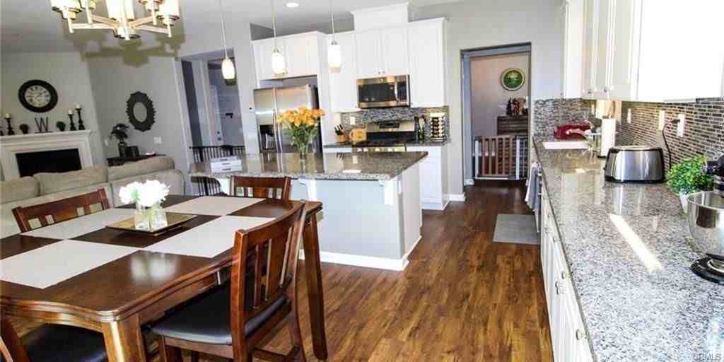 4133 Pearl St - Photo 7 of 15