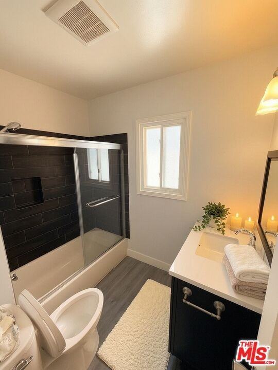 1150 S Plymouth Blvd ##4 - Photo 3 of 6