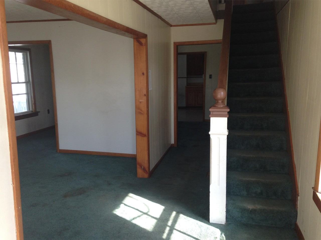 431 E Race St - Photo 2 of 20