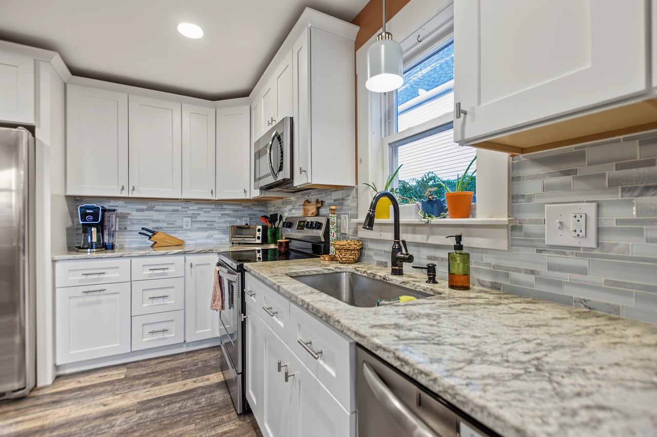 123 Riley Ave - Photo 3 of 22