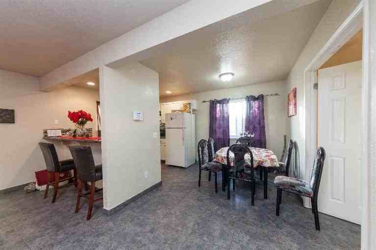 758 S Adler Ave #201 - Photo 4 of 19