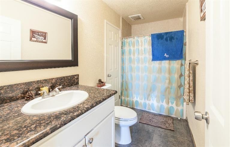 758 S Adler Ave #201 - Photo 5 of 19