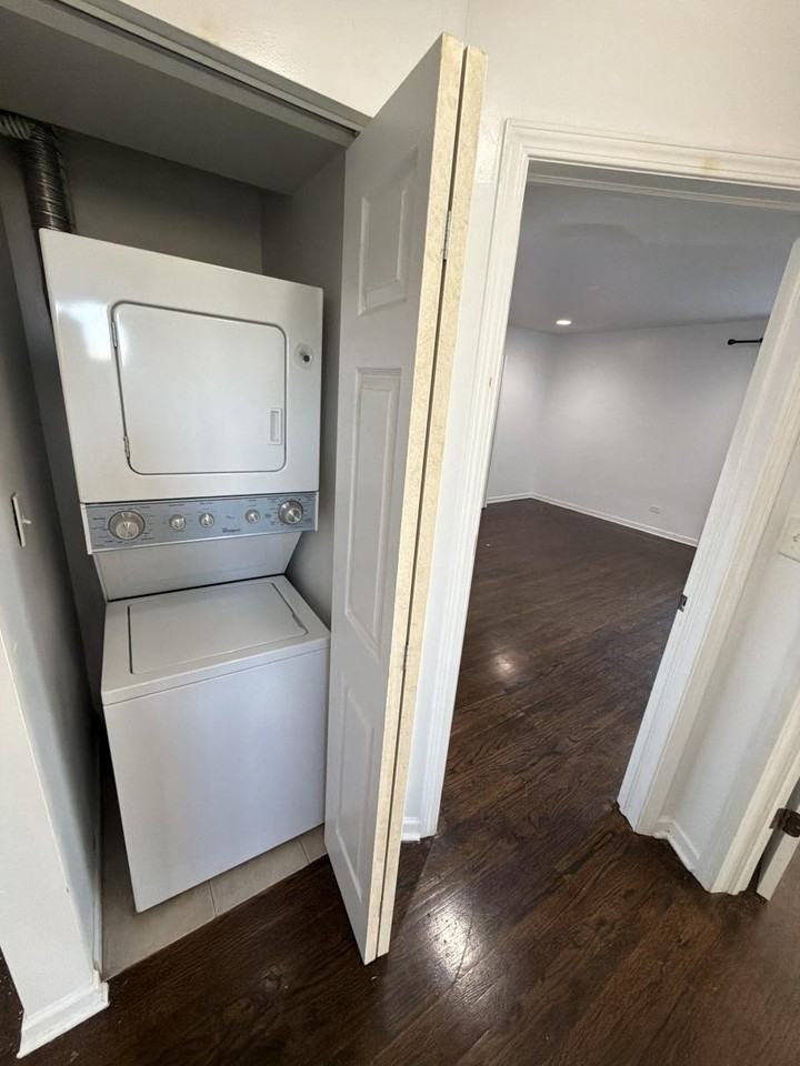 2538 W Fitch Ave #3 - Photo 2 of 6