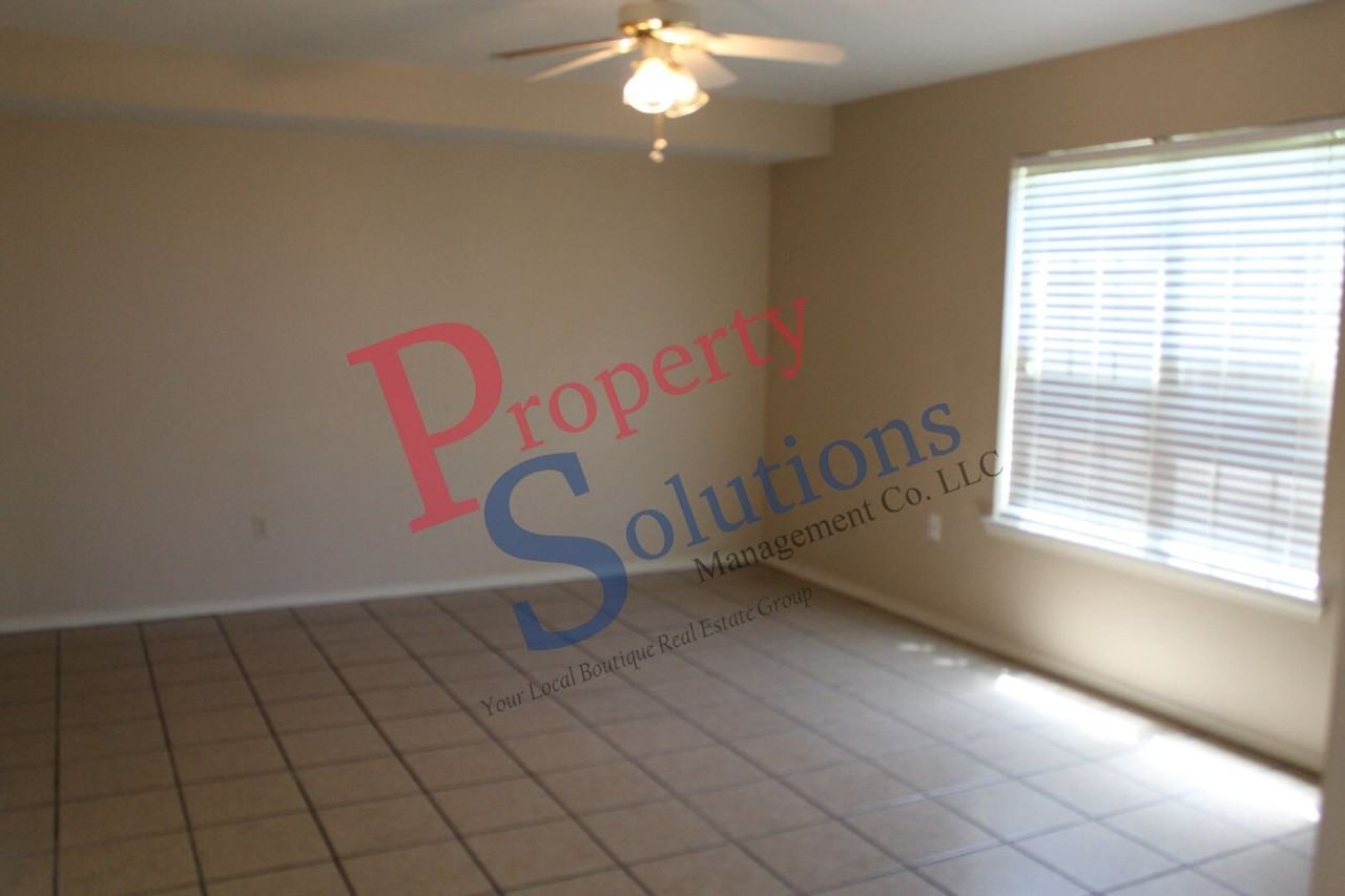607 Rolling Hills Dr #E - Photo 2 of 21