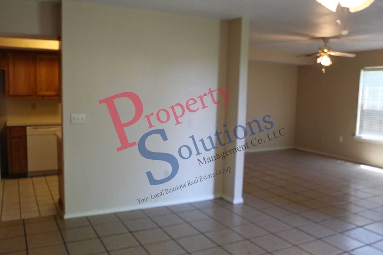 607 Rolling Hills Dr #E - Photo 4 of 21