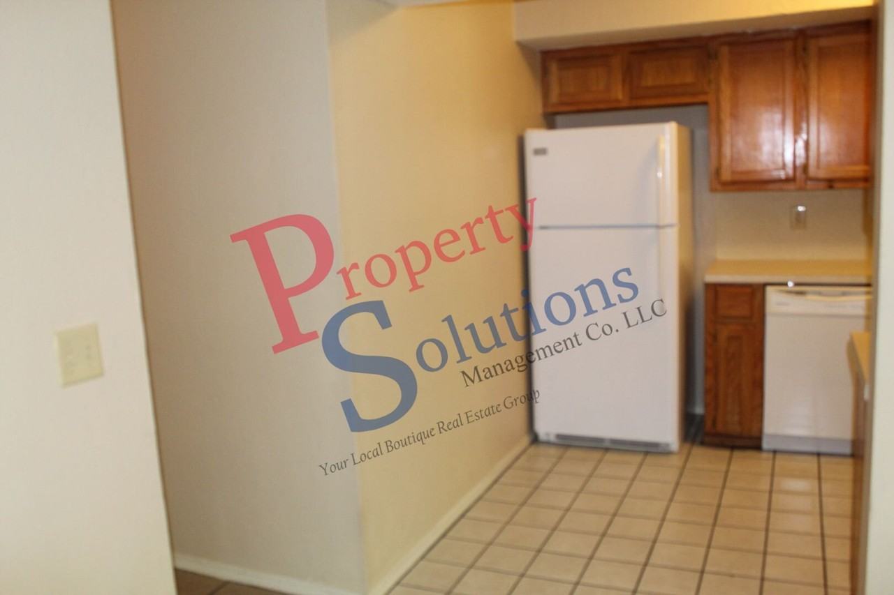 607 Rolling Hills Dr #E - Photo 6 of 21