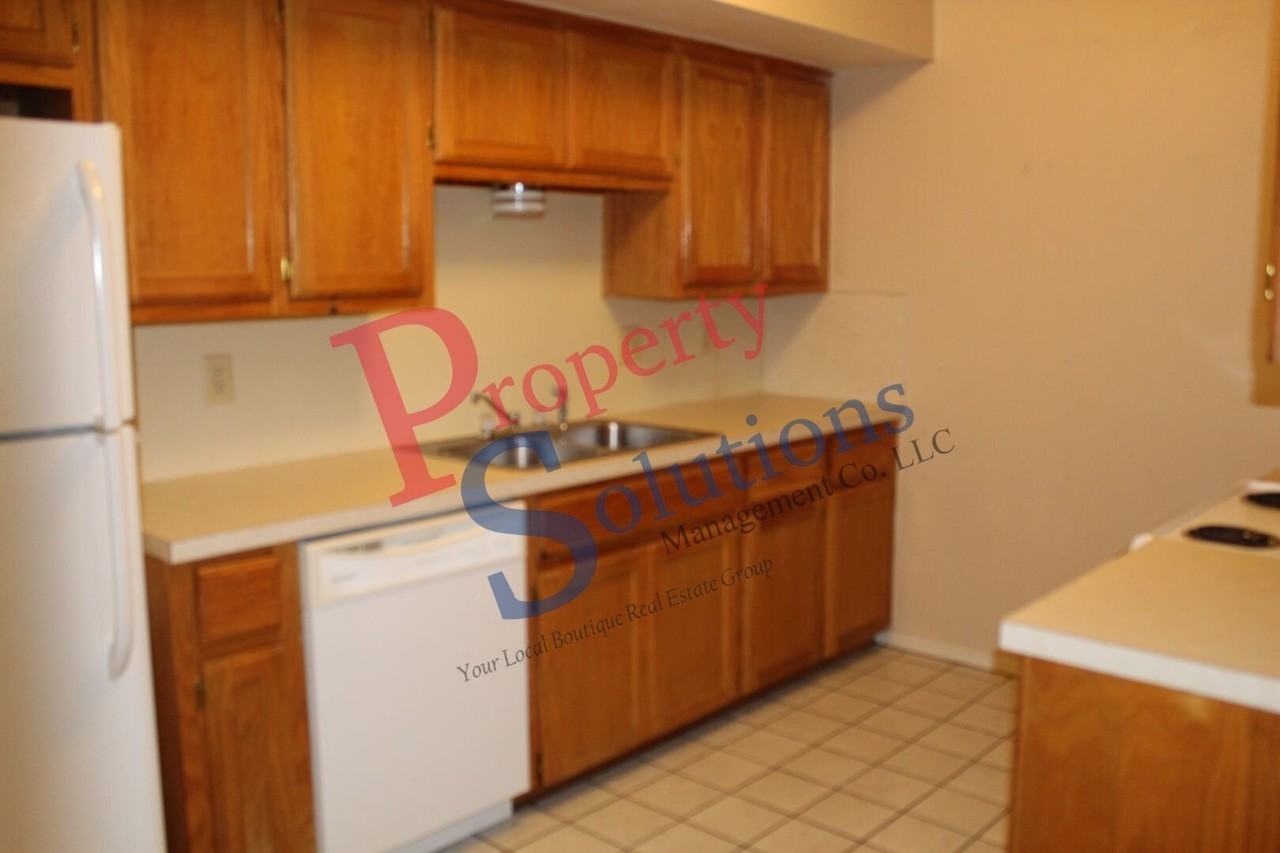 607 Rolling Hills Dr #E - Photo 7 of 21