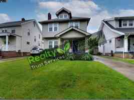 featured image of 17401 Oxford Ave